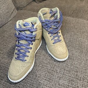 Nike Women's Tan and Blue Sneakers